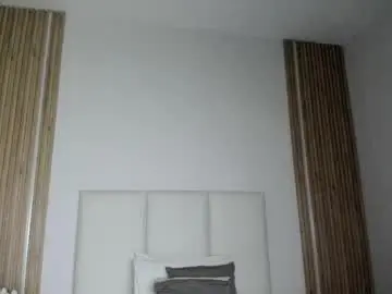 Luanamills1  live sex cam
