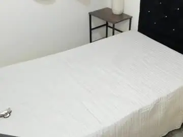 Melody_vixxenx_  live sex cam
