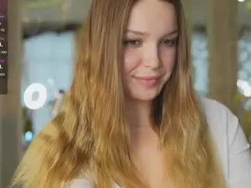 Peachylina  live sex cam