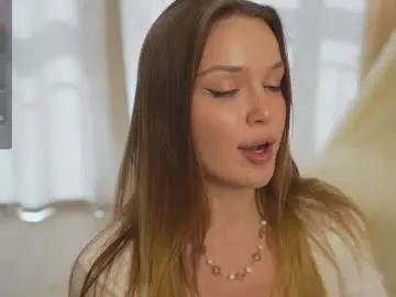 Peachylina  live sex cam