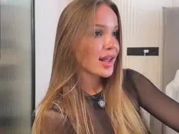 Peachylina  live sex cam