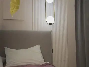 Peachylina  live sex cam