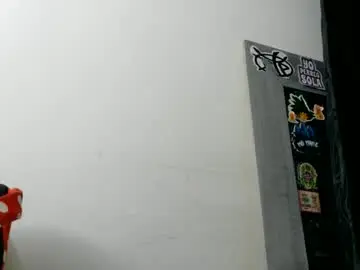 Aleska_dollx  live sex cam