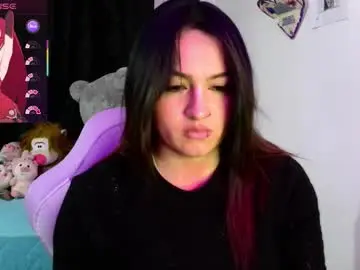 Lucycherry__  live sex cam