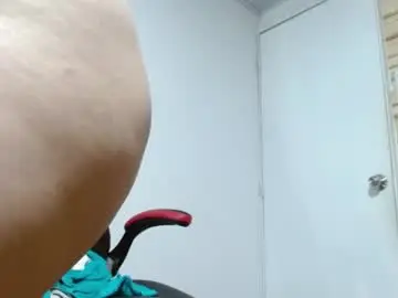 Monickhotpri  live sex cam