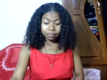 Nayah_01  live sex cam