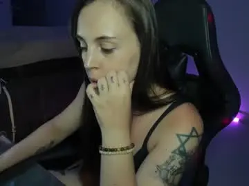 Roxylovegame  live sex cam