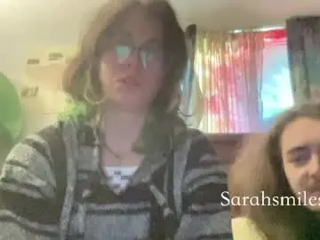 Sarahsmilesxo  live sex cam
