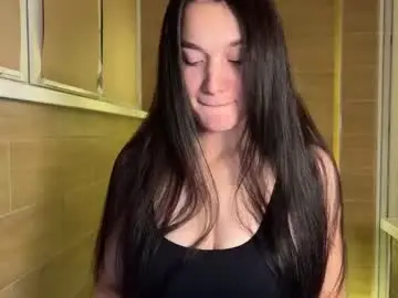 Sassqueen18  live sex cam