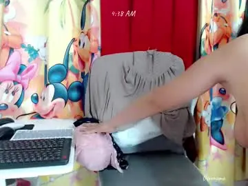 Yummyhottits  live sex cam