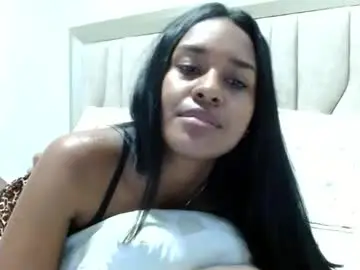 Brunette_of  live sex cam