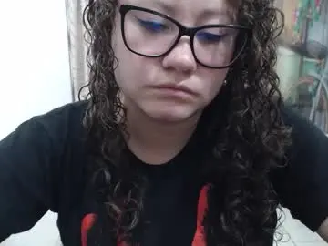 Curly_greeneyed  live sex cam