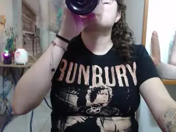 Curly_greeneyed  live sex cam