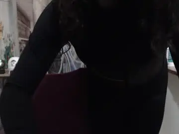 Curly_greeneyed  live sex cam