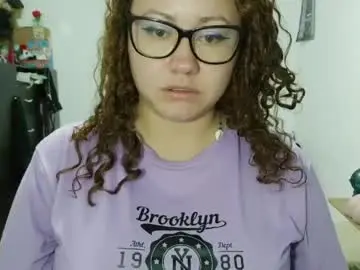 Curly_greeneyed  live sex cam