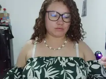 Curly_greeneyed  live sex cam