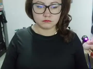 Curly_greeneyed  live sex cam