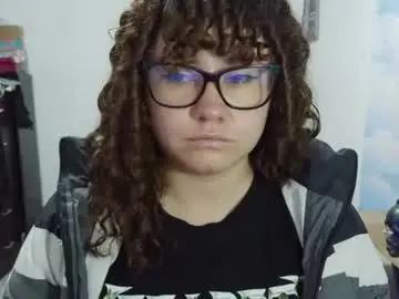 Curly_greeneyed  live sex cam