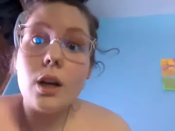 Daddyslittleslut0303  live sex cam