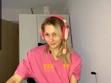 Foxysable  live sex cam