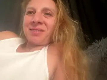 Hairymothercz  live sex cam