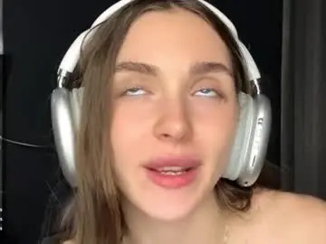 Veluxe  live sex cam