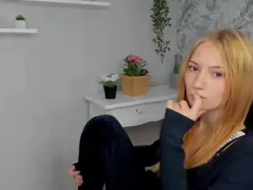 Chloeblonde18  live sex cam