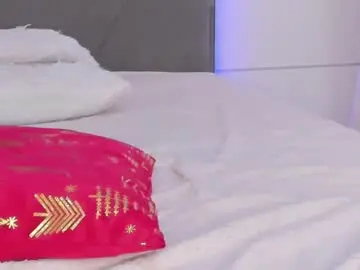 Hollytaillor  live sex cam