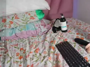 Petitelittlemissy  live sex cam