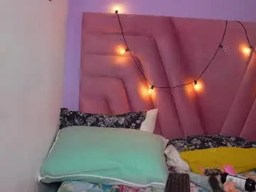 Petitelittlemissy  live sex cam