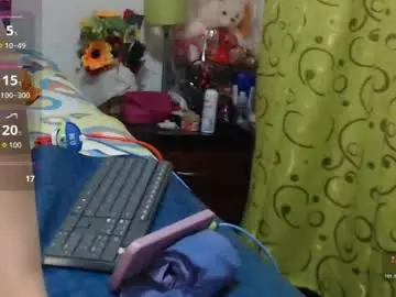 Roshy_multisquirt  live sex cam
