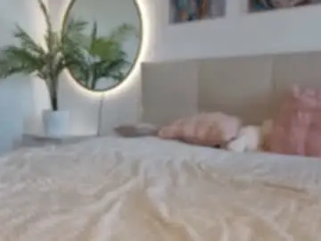 Velavee  live sex cam