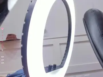 Adalyn_glow  live sex cam