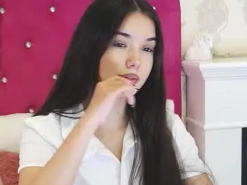 Alexisdevine  live sex cam