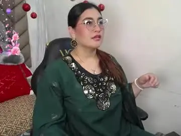 Heluejamil  live sex cam