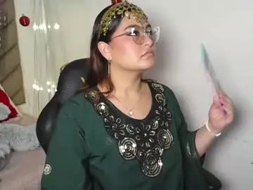 Heluejamil  live sex cam