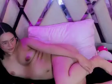 Isa_doux  live sex cam