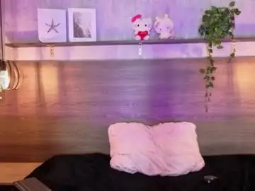 Isa_doux  live sex cam