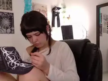 Neurotic_witch  live sex cam