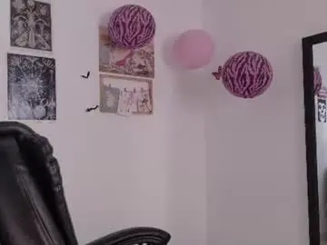 Neurotic_witch  live sex cam