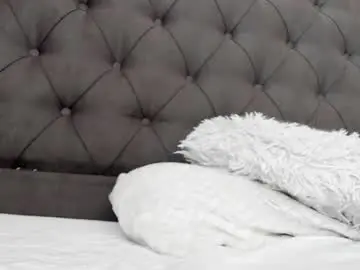 Reyna77  live sex cam