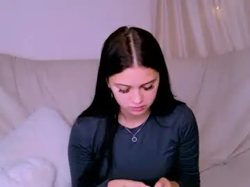 Sofyloren  live sex cam