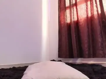 April_bowie  live sex cam
