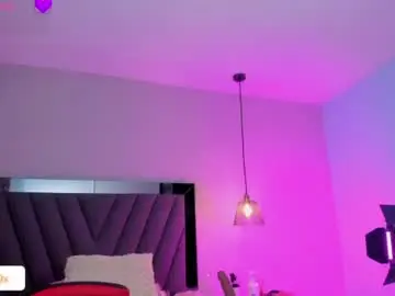 Briana_z  live sex cam