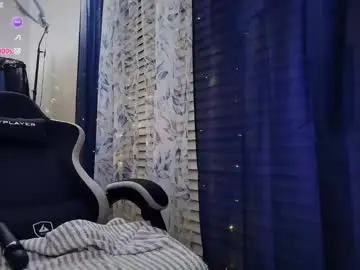 Brookebee27  live sex cam