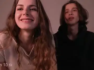 Kitkatsweetspot  live sex cam