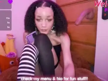 Abruisedpeach  live sex cam