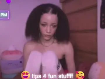 Abruisedpeach  live sex cam