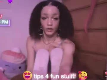 Abruisedpeach  live sex cam