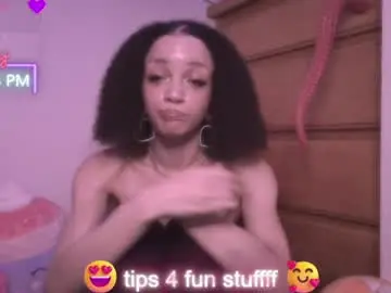 Abruisedpeach  live sex cam